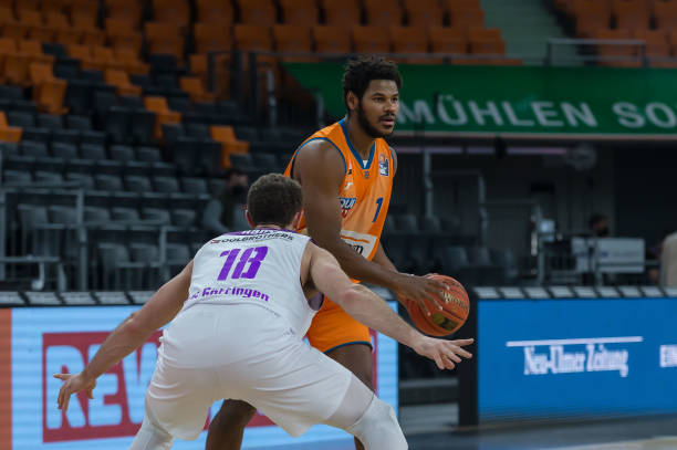 放走伊萨克 放走伊萨克